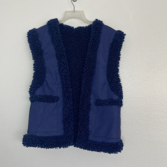 NWT We Wore What Reversible Faux Leather Blue Sherpa Vest size Small - Picture 3 of 8
